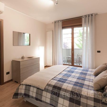 Easy Welcome Casa Rosada Apartment Nova Milanese Exterior photo